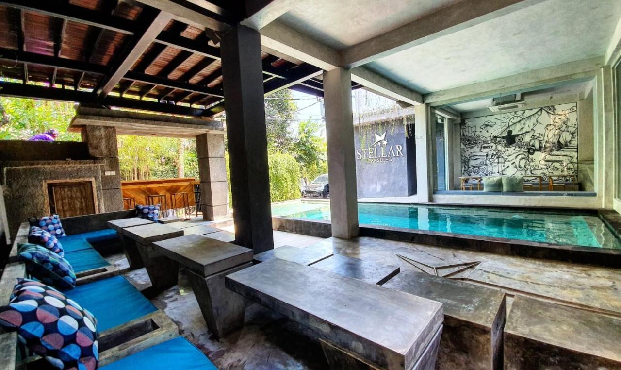 Stellar Capsules Hostel เซมินยัค ภายนอก รูปภาพ The interior of the restaurant