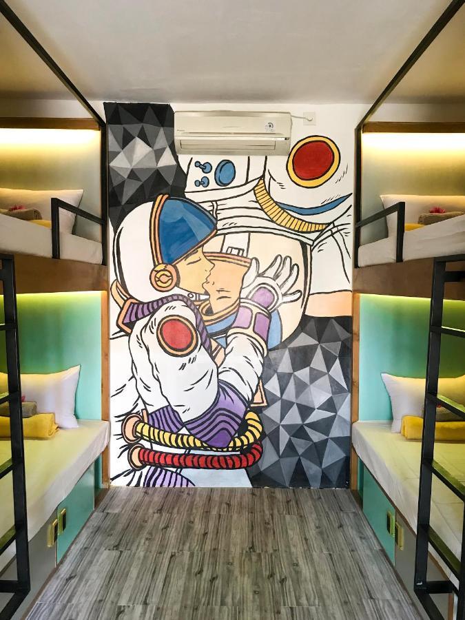 Stellar Capsules Hostel เซมินยัค ภายนอก รูปภาพ
