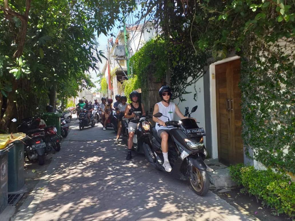 Stellar Capsules Hostel เซมินยัค ภายนอก รูปภาพ Street in Canggu